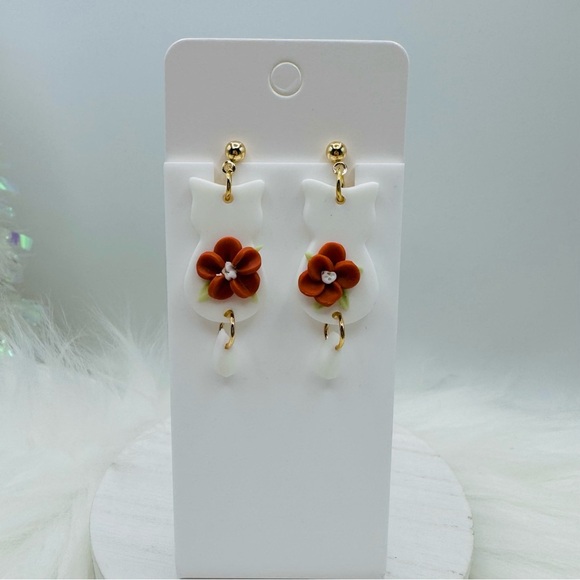 Cute White Cat Polymer Clay Dangle Earrings - Picture 1 of 4
